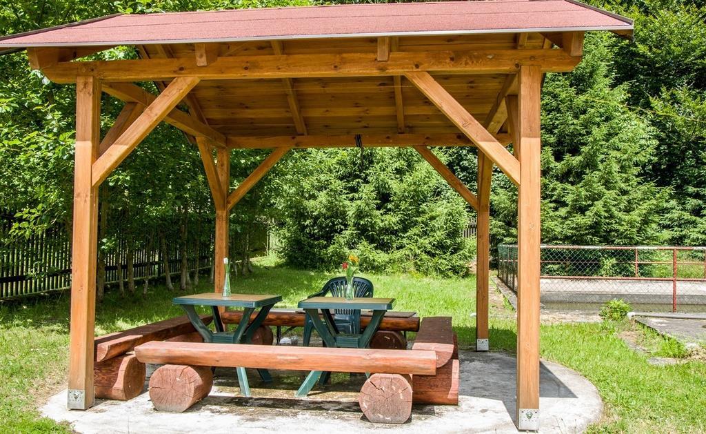 Economy Apartments Ceske Svycarsko Hřensko Exteriör bild