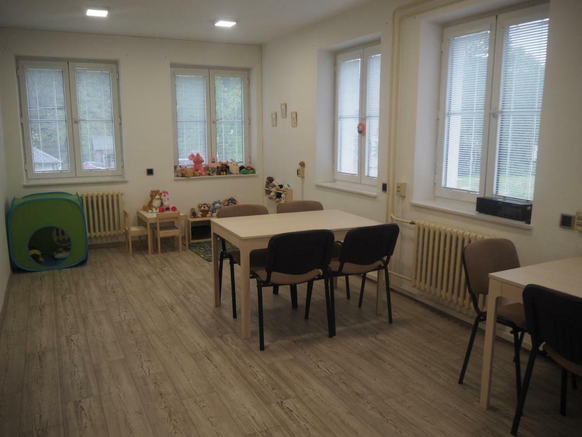 Economy Apartments Ceske Svycarsko Hřensko Exteriör bild